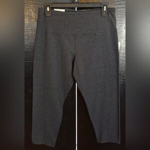 NWT Style & Co. Mid-Rise Tummy Control Waist Dark Gray Capri Leggings